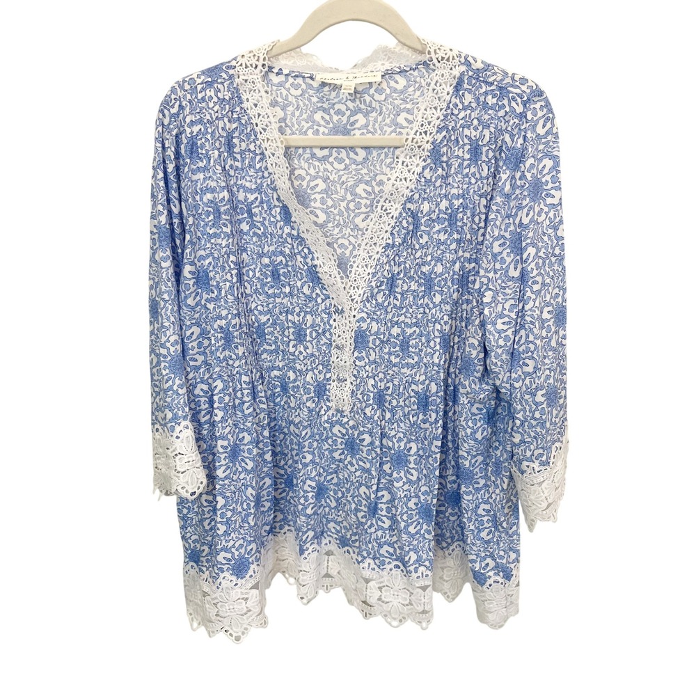 Chelsea & Theodore Woman Blue Floral‎ Lace Trim Pintuck Blouse 1X Rayon Top